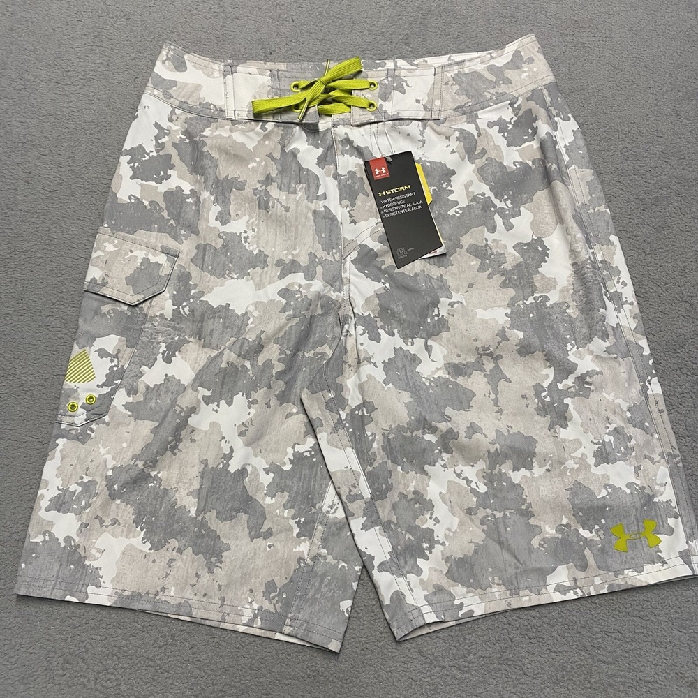 Under Armour Reblek Board Shorts Mens 30 White‎ Gray Camo Beach Trunks NEW